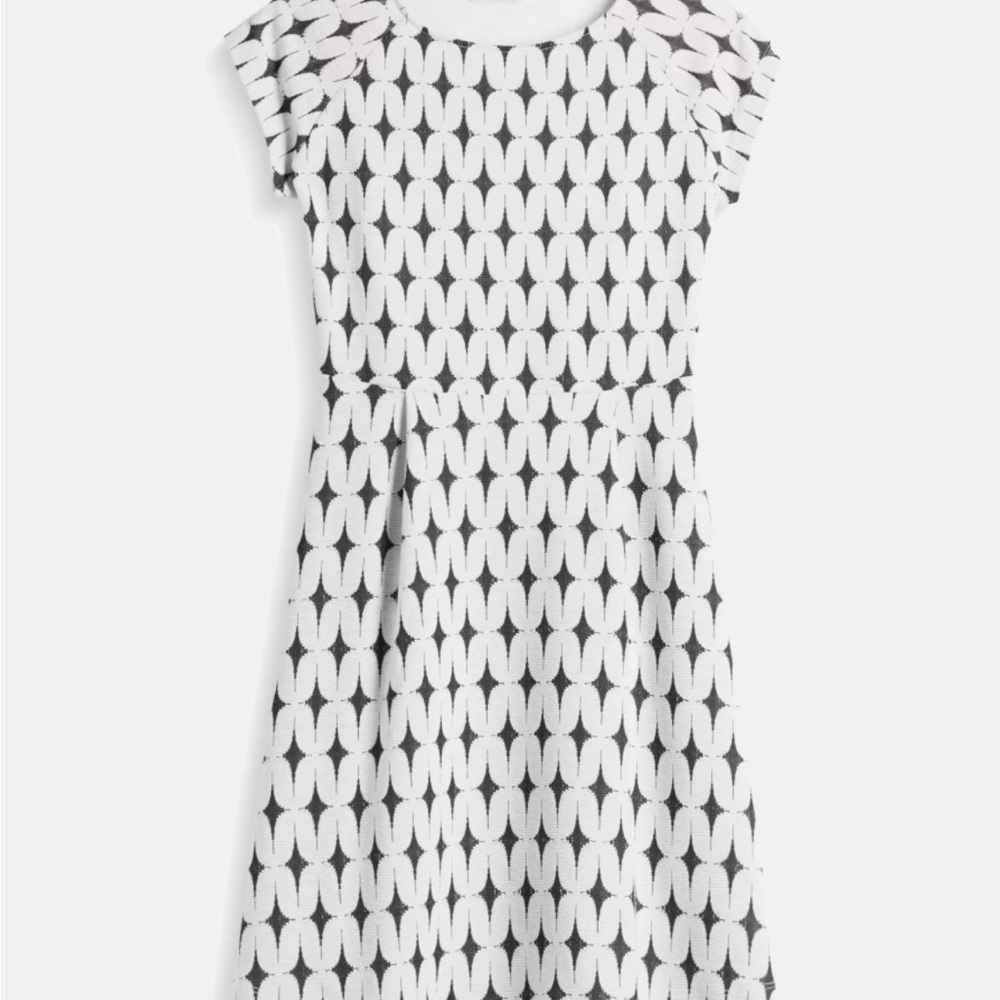 Renee C. Black and White Patterned Casual Dress